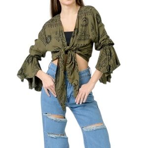 131. Flowing long sleeve Boho top